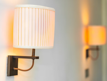 Table lamp black with brass incl. LED with USB